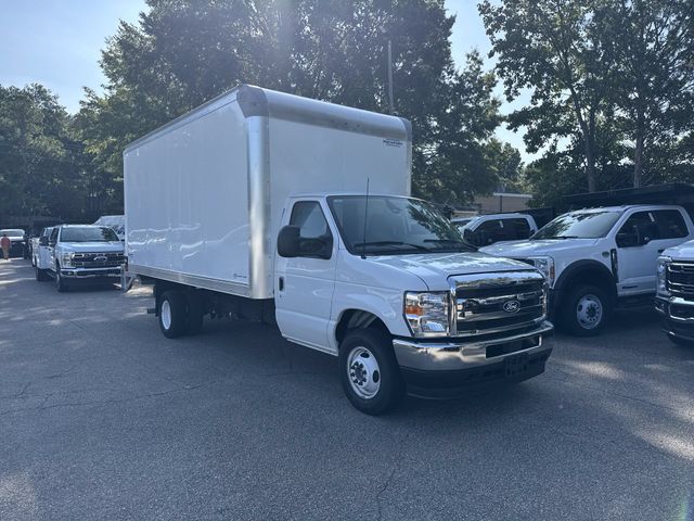 New 2027 White Ford 16FT BOX/LIFTGATE image 2