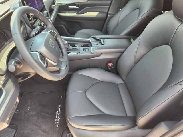 2026 Toyota Grand Highlander XLE - 8