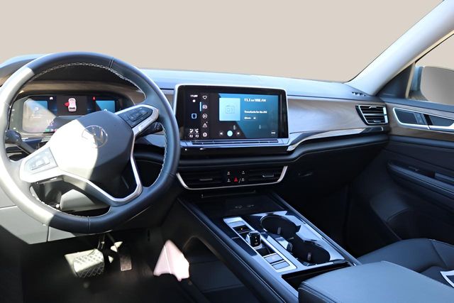 Used Car 2025 Volkswagen Atlas  2.0t Se W/technology For Sale Under $35,000 In Austin, Texas