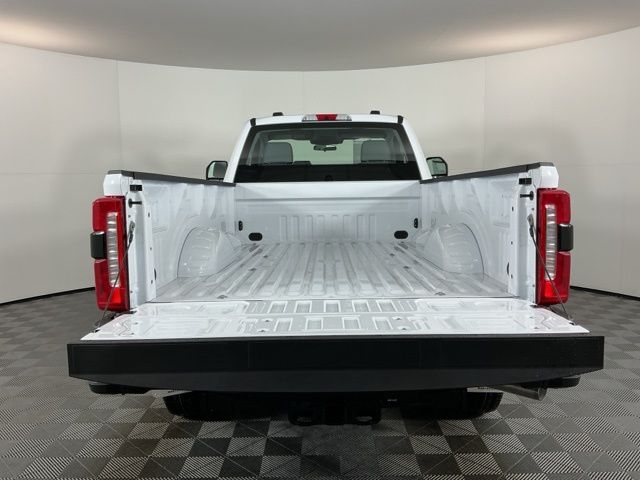 New 2026 Oxford White Ford XL image 7