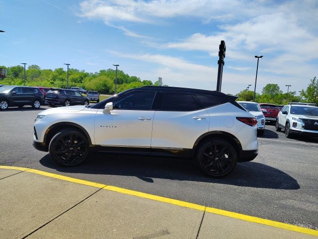 Used 2022 Silver Chevrolet RS image 4