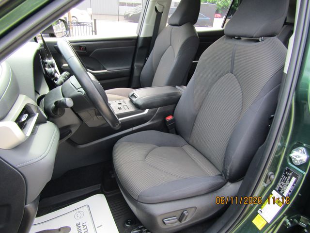 used 2023 Toyota Highlander car, priced at $32,999