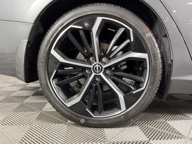 2025 Gun Metallic Nissan Altima 2.5 SR FWD Sedan