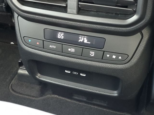 2024 Honda Pilot Touring:C02566