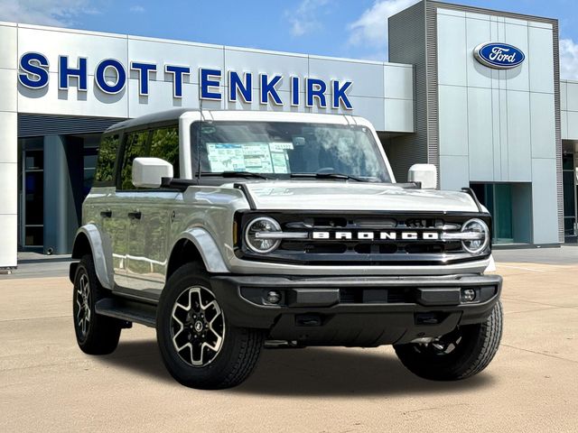 2026 Ford Bronco Outer Banks 4x4's photo
