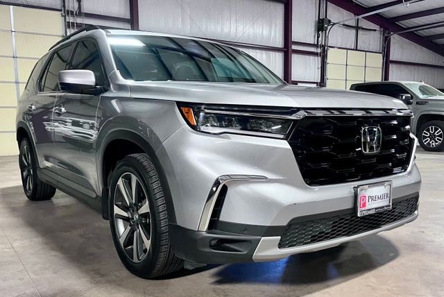 Silver 2023 Honda Pilot SUV / Crossover All-Wheel Drive Automatic