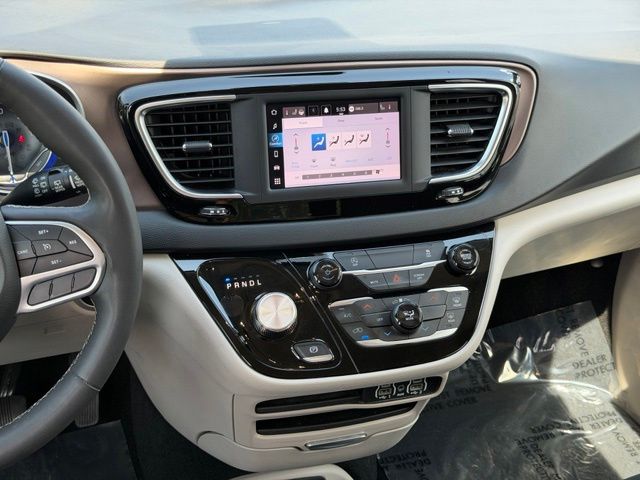 Used 2023 Chrysler Voyager Van