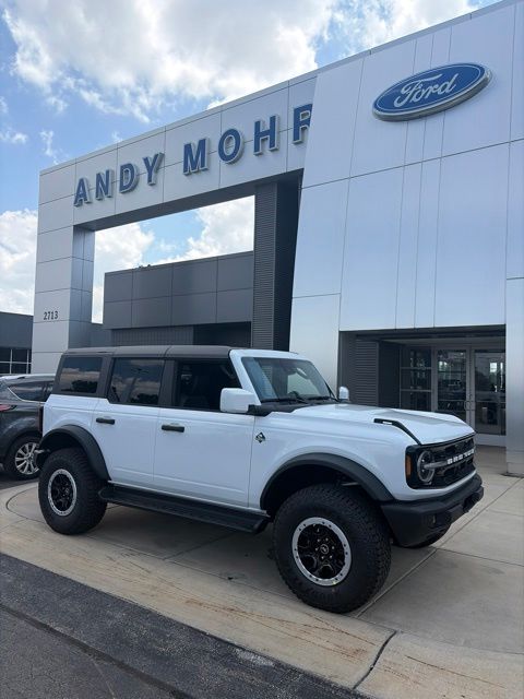 Oxford White 2026 Ford Bronco SUV / Crossover Four-Wheel Drive Automatic