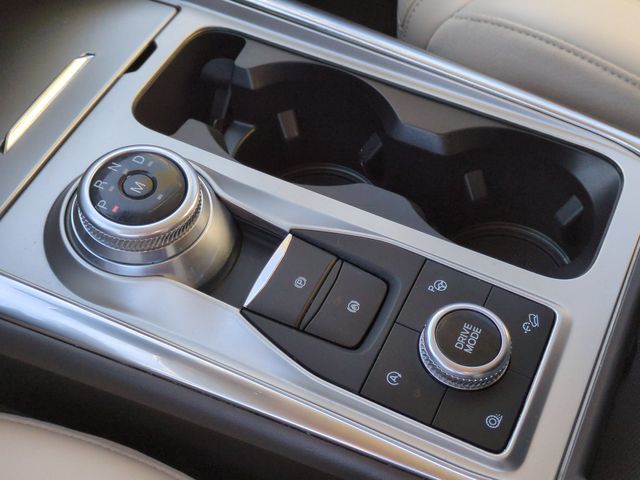 Used 2020 Black Ford Platinum image 26