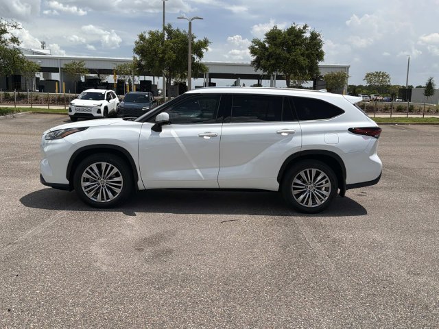 Used 2024 Toyota Highlander SUV