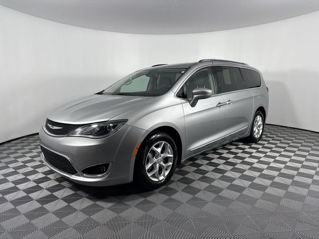 Used 2017 Chrysler Pacifica For Sale in Indianapolis, IN