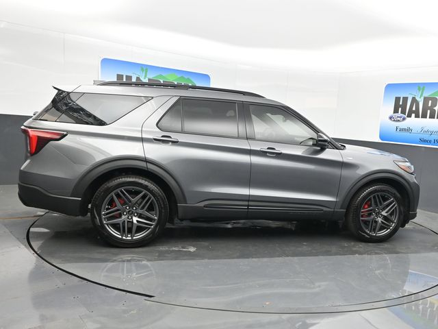 2025 Ford Explorer ST-Line photo