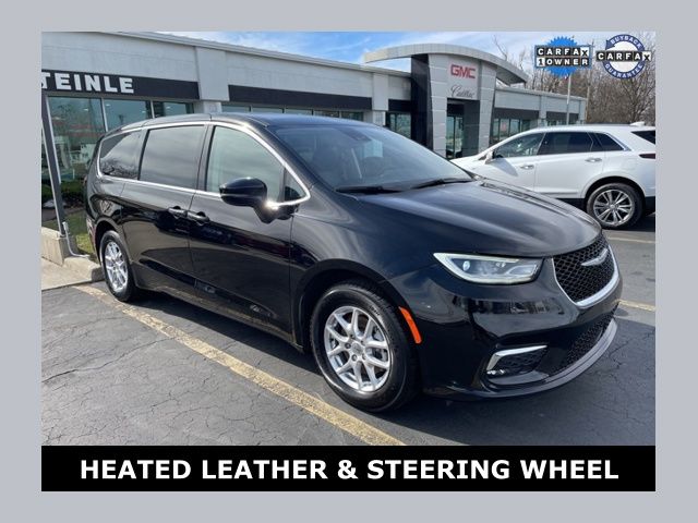 Diamond Black Crystal Pearlcoat 2024 Chrysler Pacifica Touring L FWD Minivan Front-Wheel Drive 9-Speed Automatic