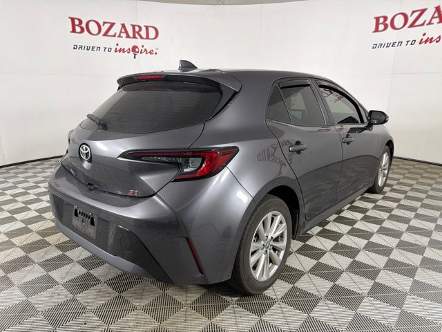 2024 Magnetic Gray Metallic Toyota Corolla Hatchback SE FWD Hatchback