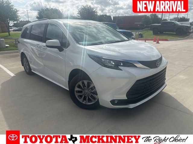 Pearl 2025 Toyota Sienna XLE 7-Passenger FWD Minivan Front-Wheel Drive Continuously Variable Transmission