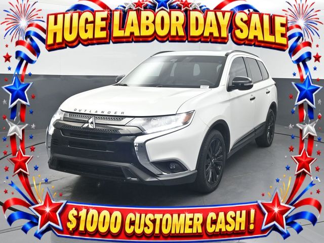 White 2020 Mitsubishi Outlander SUV / Crossover Front-Wheel Drive Continuously Variable Transmission