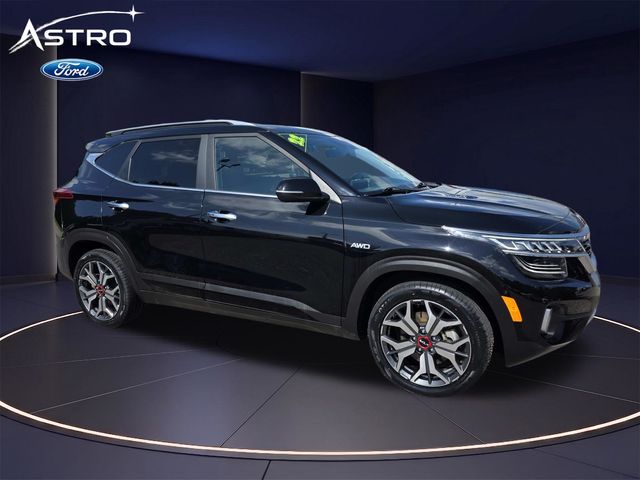 Cherry Black 2022 Kia Seltos SUV / Crossover All-Wheel Drive 7-Speed Automatic