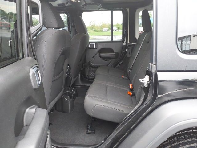 Used 2022 Black Jeep Unlimited Sport Altitude image 18