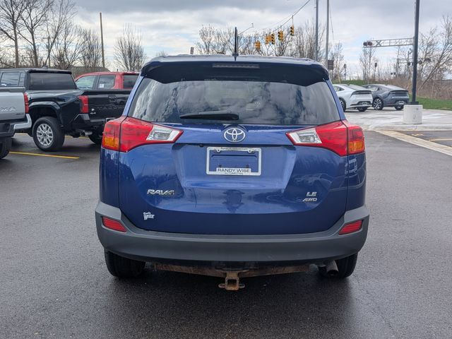2015 Toyota RAV4 - Image 4