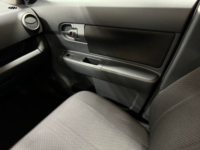 2009 Scion xB Base 27