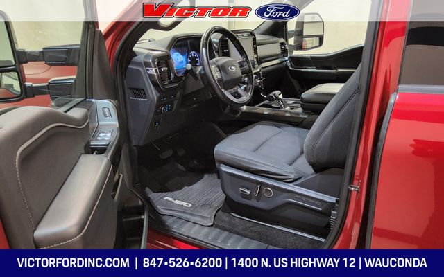 View vehicle photo 7