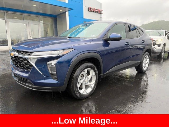 Blue 2024 Chevrolet Trax SUV / Crossover Front-Wheel Drive 6-Speed Automatic