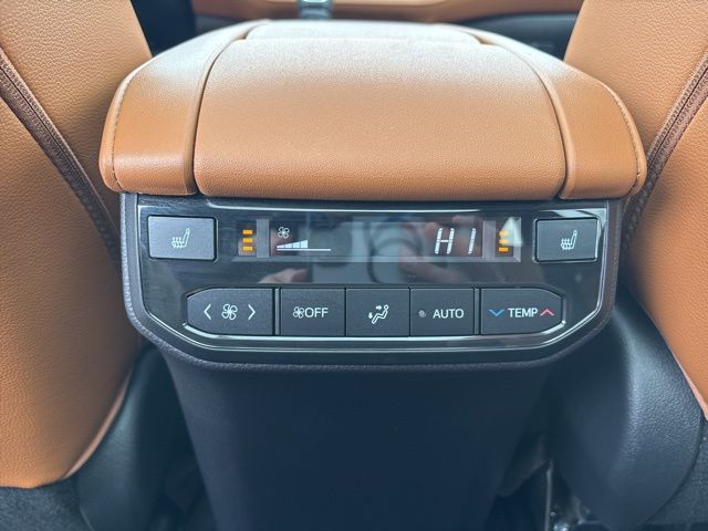 used 2023 Toyota Highlander car, priced at $43,136