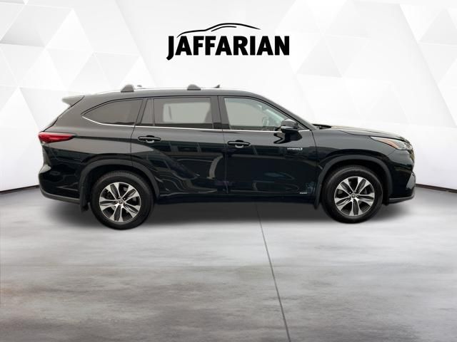 Used 2021 Toyota Highlander Hybrid SUV