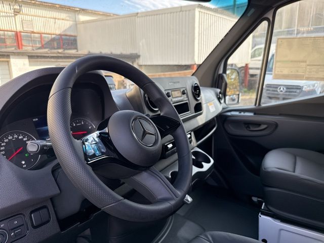2025 Mercedes-Benz Sprinter 2500 Cargo 144 WB photo