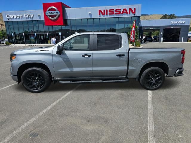 Sterling Gray Metallic 2025 Chevrolet Silverado 1500 Custom Crew Cab 4WD Pickup Truck Four-Wheel Drive 8-Speed Automatic