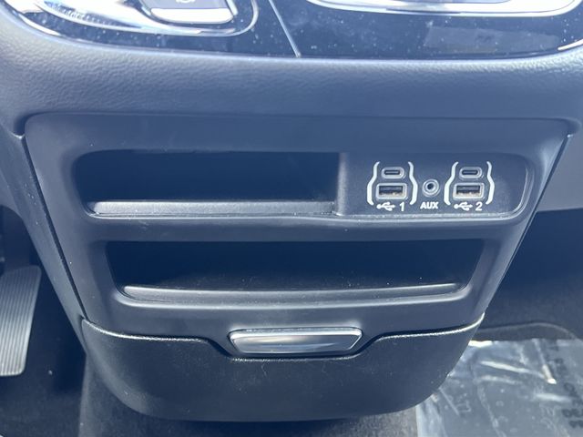Used 2025 Black Chrysler Select image 21