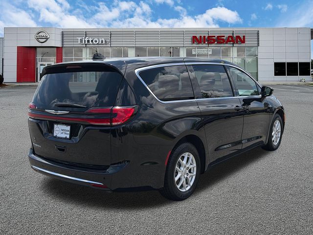 Used 2024 Chrysler Pacifica Van