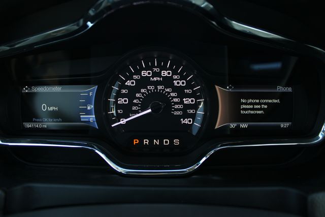 Used 2018 Red Lincoln Reserve image 13