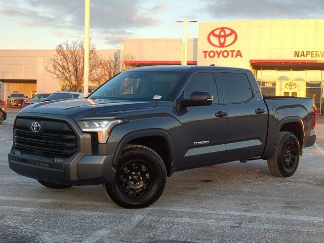 2024 Toyota Tundra SR5 - Photo 2