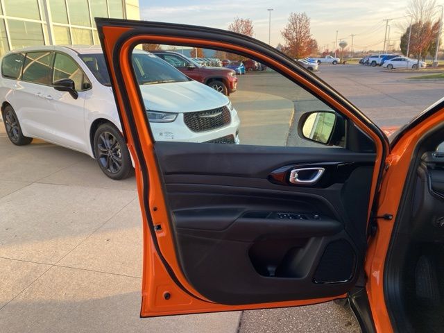 2026 Jeep Compass Limited - Joose exterior view 11