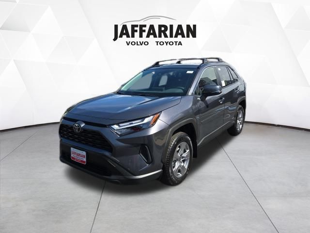 2025 Toyota RAV4 Hybrid LE photo 5