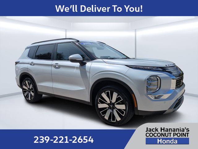 White 2025 Mitsubishi Outlander SUV / Crossover Front-Wheel Drive Continuously Variable Transmission