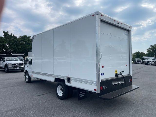 2026 Ford E-Series E-450 SD