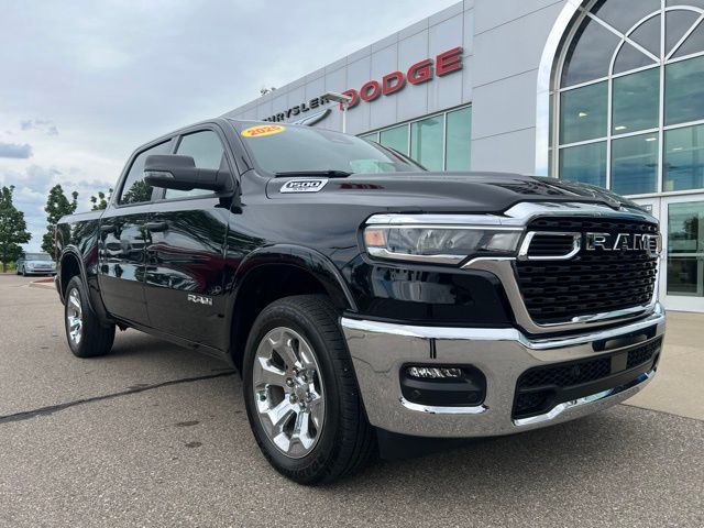 2025 Ram 1500 Big Horn/Lone Star - Diamond Black exterior view 3