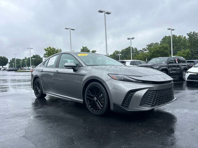 2025 Toyota Camry SE - Photo 4