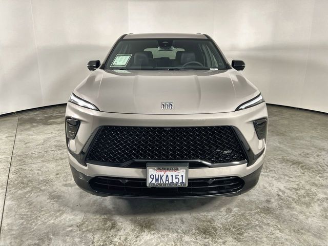 View vehicle photo 3