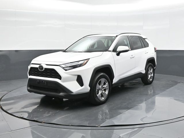 2025 Toyota RAV4 XLE AWD's photo