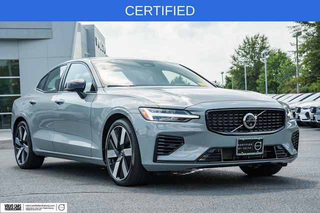Vapour Gray Metallic 2024 Volvo S60 Sedan All-Wheel Drive Automatic