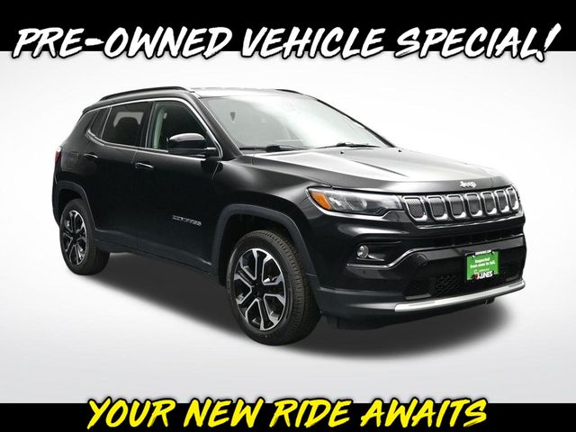 Diamond Black Crystal Pearlcoat 2022 Jeep Compass Limited 4WD SUV / Crossover Four-Wheel Drive 9-Speed Automatic