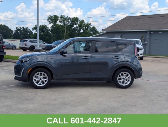Gray 2025 Kia Soul LX FWD SUV / Crossover Front-Wheel Drive Continuously Variable Transmission