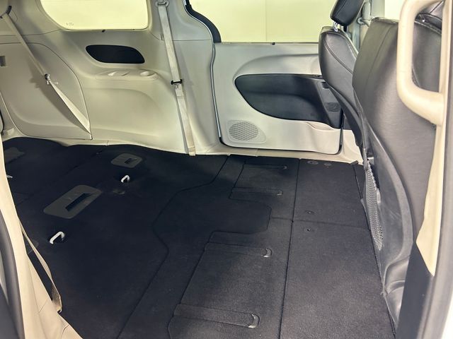 2019 Chrysler Pacifica Touring L 33