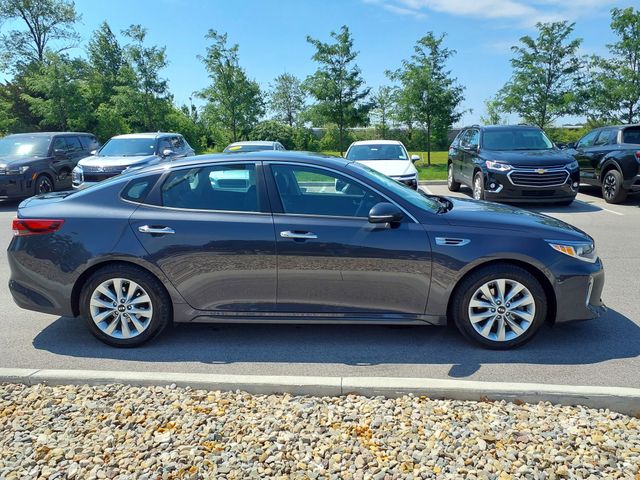 Used 2018 Platinum Graphite Kia S image 4