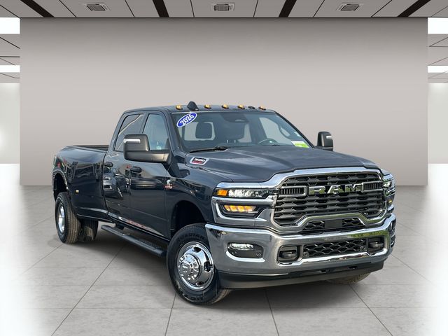 2026 RAM 3500 Tradesman Crew Cab LB DRW 4WD