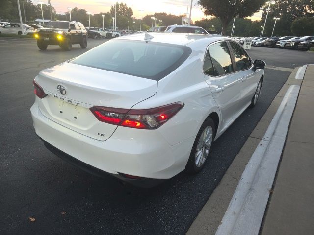 2024 Toyota Camry LE - Photo 9