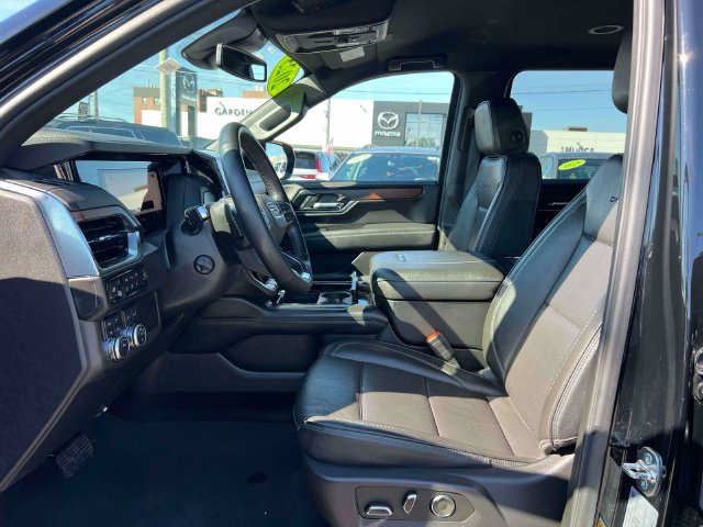 Used 2025 GMC Yukon XL SUV